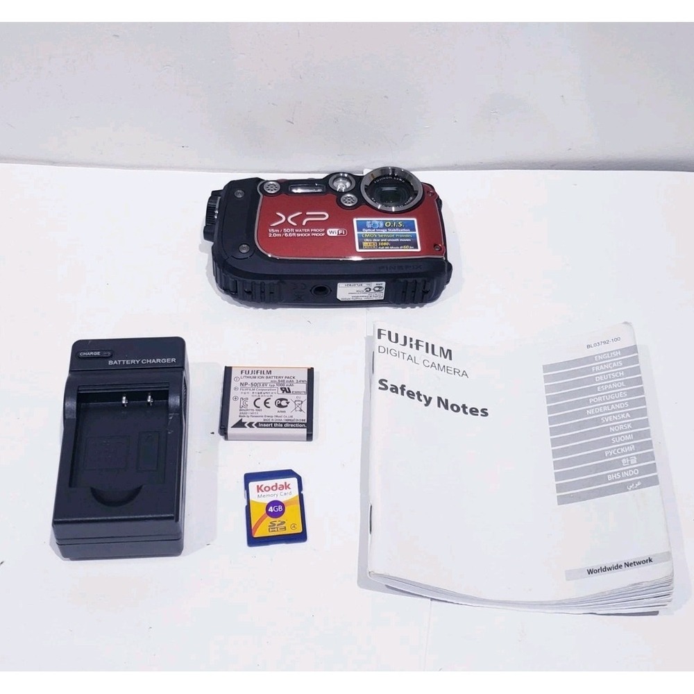 Fujifilm FinePix XP200 Waterproof Digital Camera 16.4MP - Tested & Working